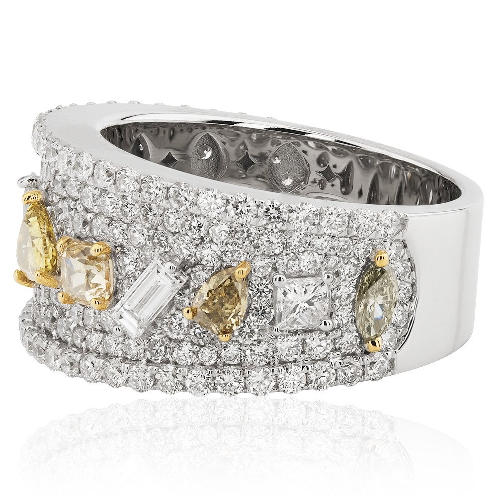 YPV0054-0001_3 3,30 Carat Diamond Fancy Ring - Image 3