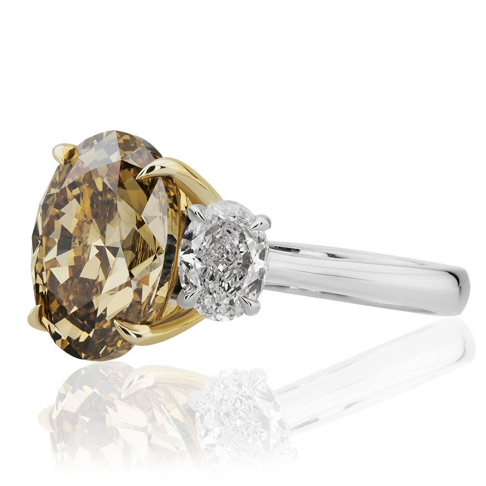 YPV0096-0001_3 5,01 Carat Diamond Fancy Ring - Image 3