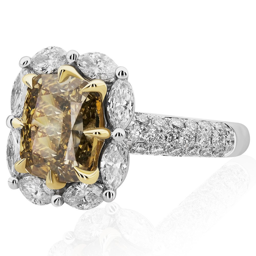 YPV0114-0001_3 5,57 Carat Diamond Fancy Ring - Image 3