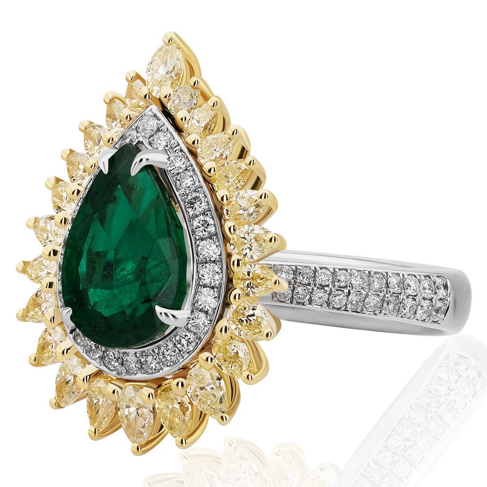 YPZ0015-0001_3 4,40 Carat Diamond Emerald Ring - Image 3